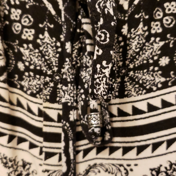 Charlotte Russe Ladies Romper - Picture 2 of 11